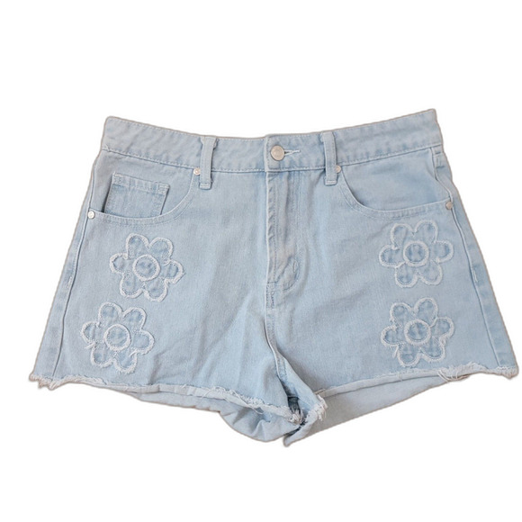 Pants - Cali 1850 Light Wash Cut Off Shorts with Embroider Flowers Size 9